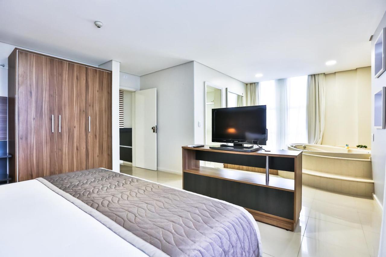 Wyndham Golden Foz Suites Foz do Iguaçu Eksteriør billede